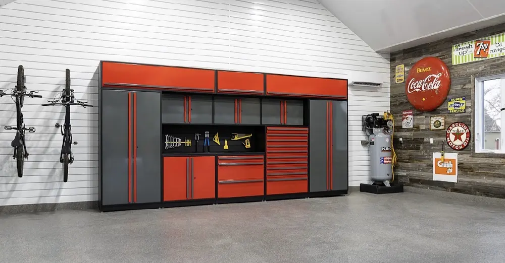 Fusion Plus wall with red and gray doors
